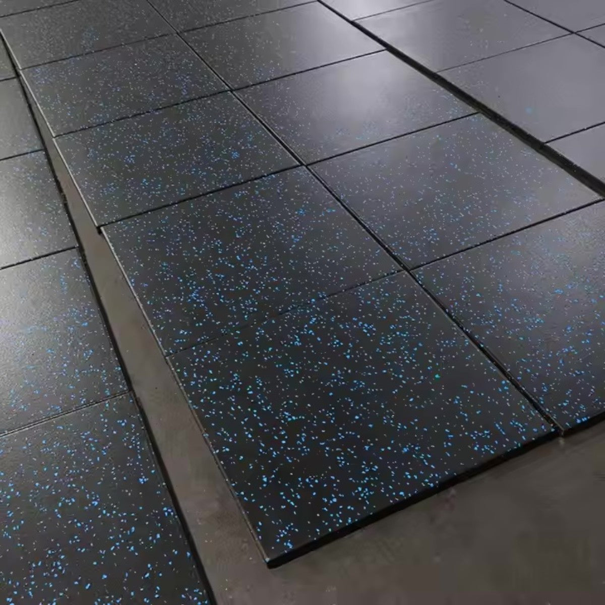Piso Caucho Gimnasio Alto Trafico 100x100cm X 25mm