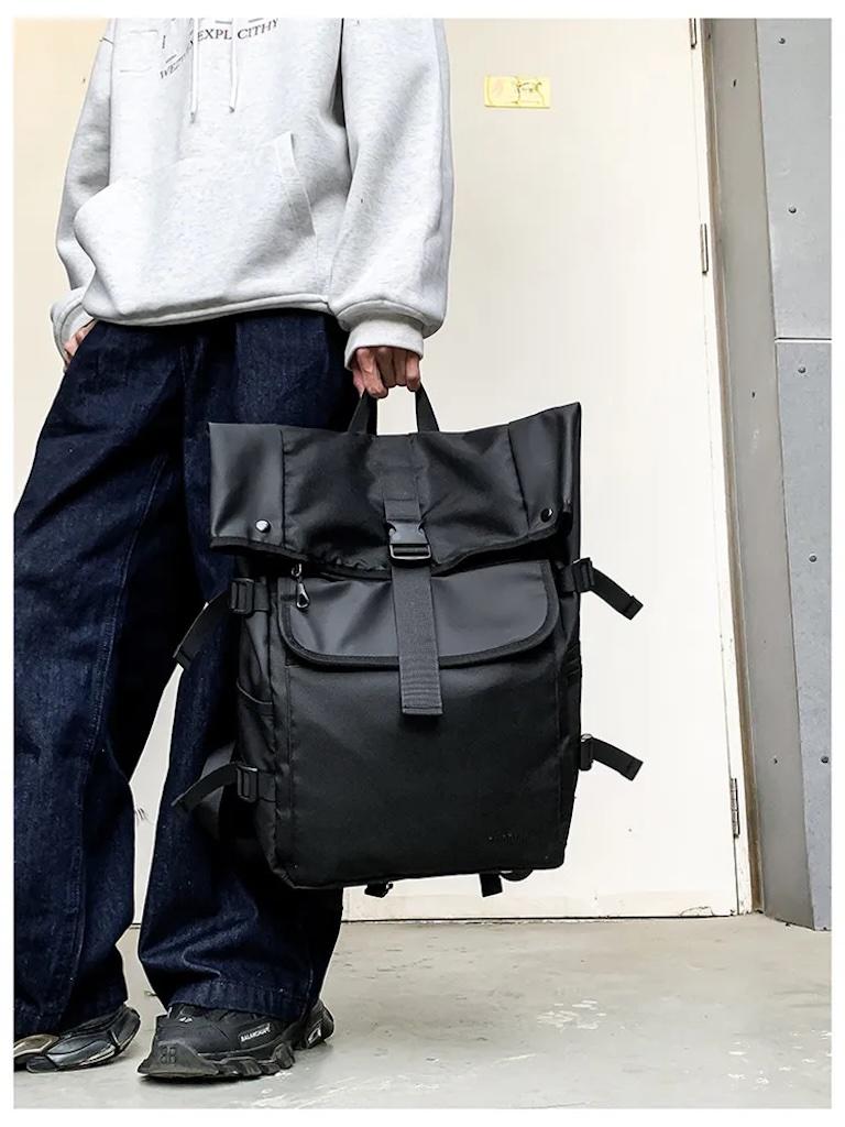 Mochila Urbana Negra Porta Notebook Hebilla Unisex