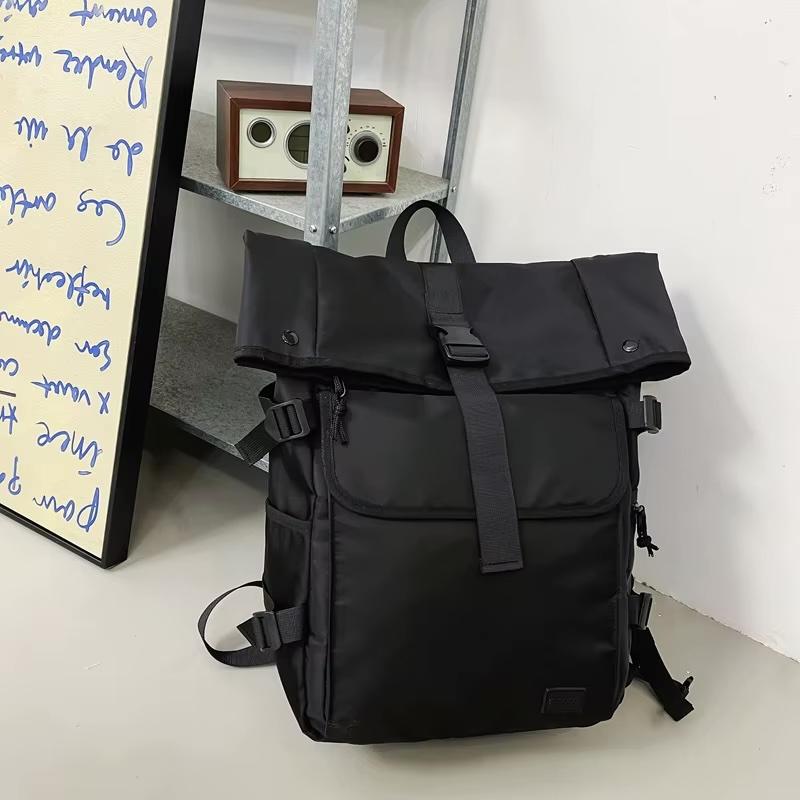 Mochila Urbana Negra Porta Notebook Hebilla Unisex