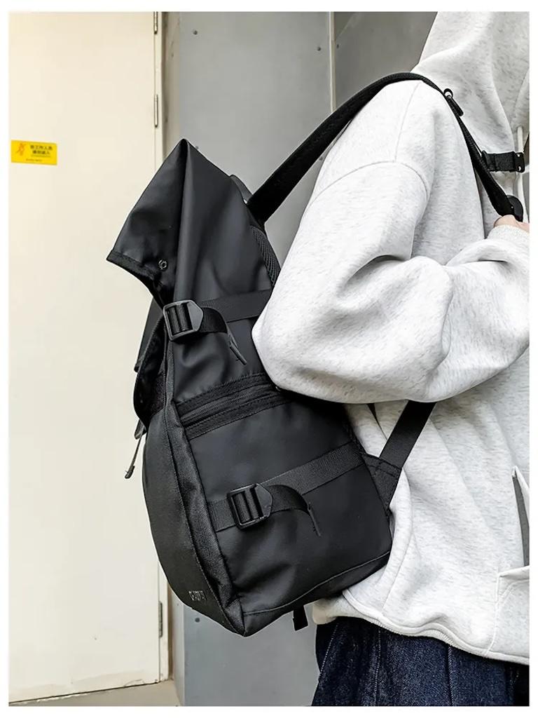 Mochila Urbana Negra Porta Notebook Hebilla Unisex